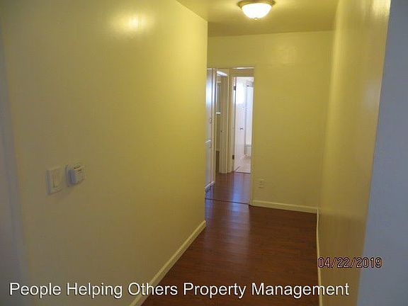 5th image of 880 Grossmont Ave
