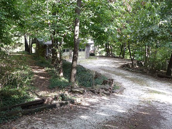 4th image of 835 E Rodgers Dr