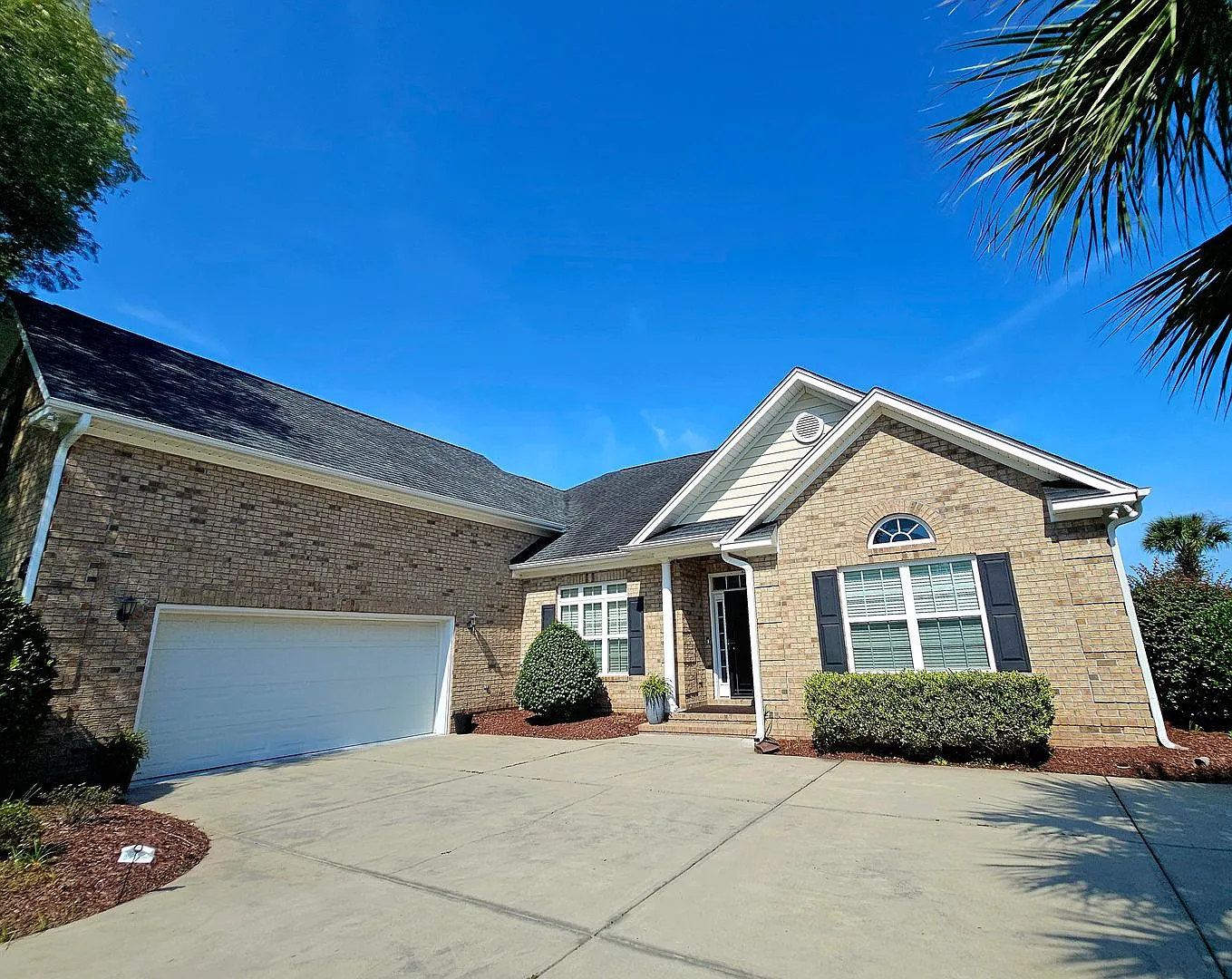 Plantation Lakes 4 Bedroom, 3 Bath Lakefront Home with Private Pool — Photo 3