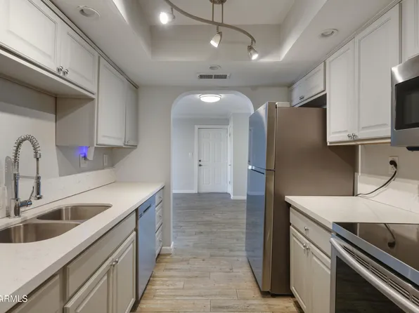 10444 N 69th St APT 127, Paradise Valley, AZ 85253