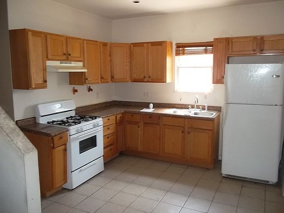 5th image of 8424 S Saginaw Ave