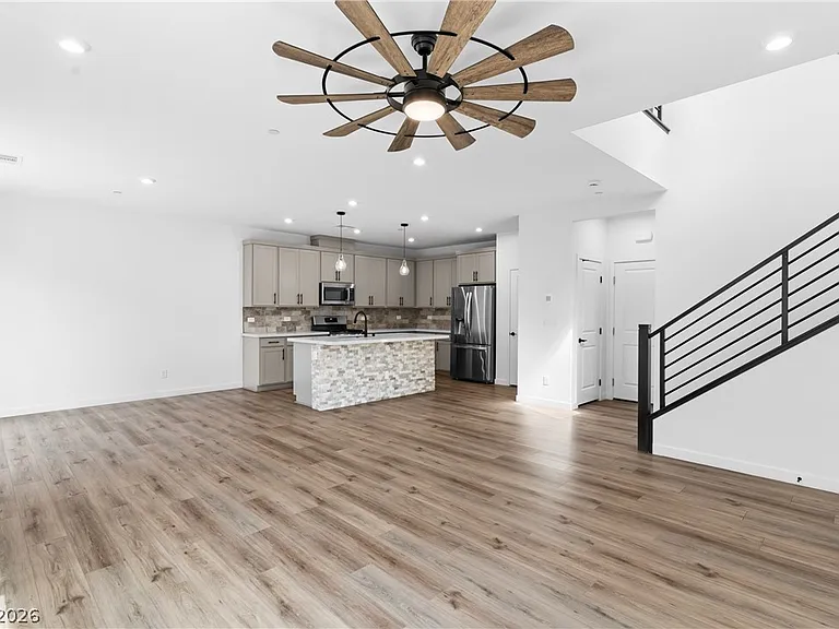 633 Infinity Ridge St — Photo 5