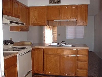 2nd image of 2679 N Alvernon Way