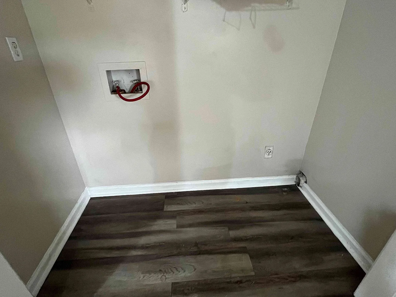 318 Tammy St SW — Photo 3