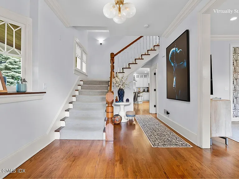 8 Highview Ave — Photo 4