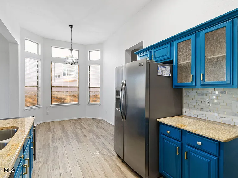 6401 Franklin Ridge Dr — Photo 16