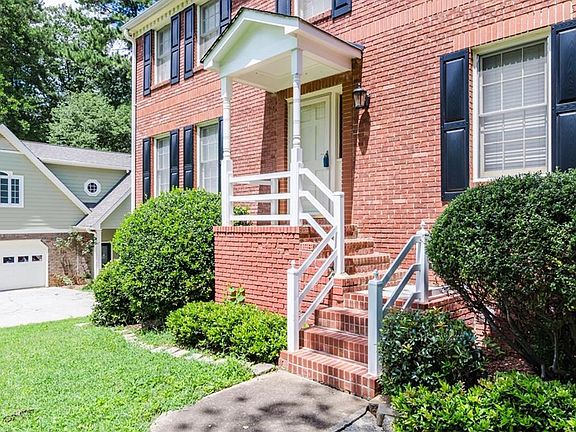 2nd image of 3247 Countryside Dr SE