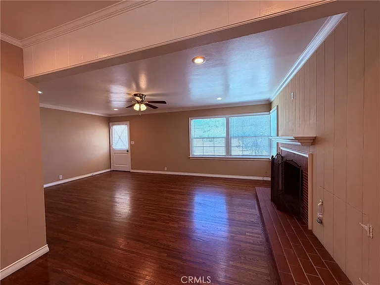 1447 S Valley Center Ave — Photo 8