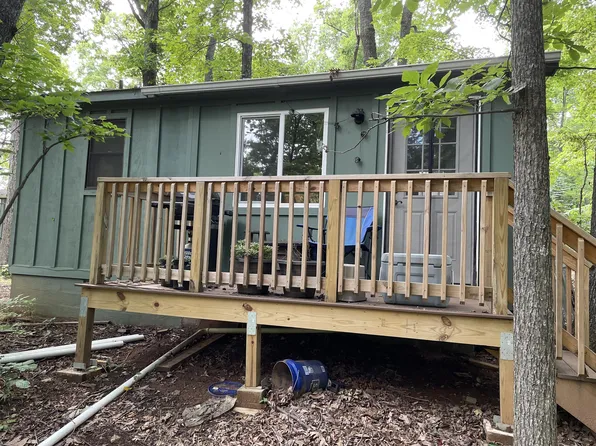 484 Dry Bridge Rd #C, Charlottesville, VA 22903