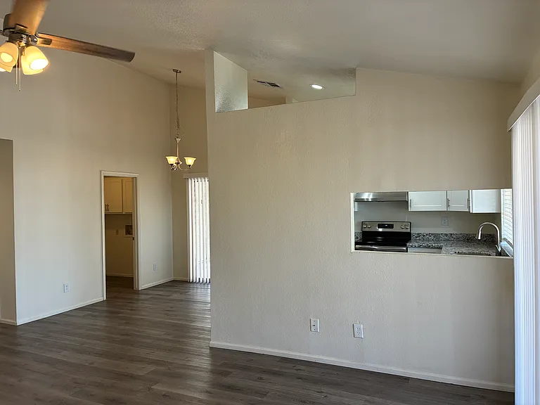 5637 W Yucca St — Photo 6