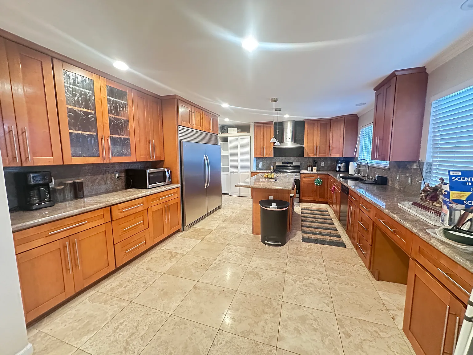 3 bed, 2047 sqft, $3,000 — Photo 2