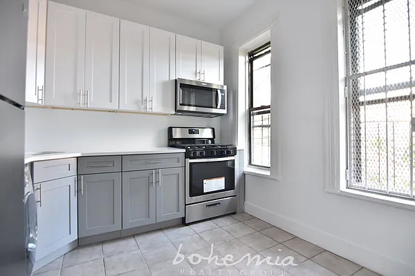 Rented by Bohemia Realty Group | media 14