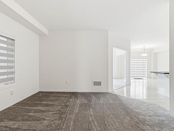 5th image of 126 Hitchman St