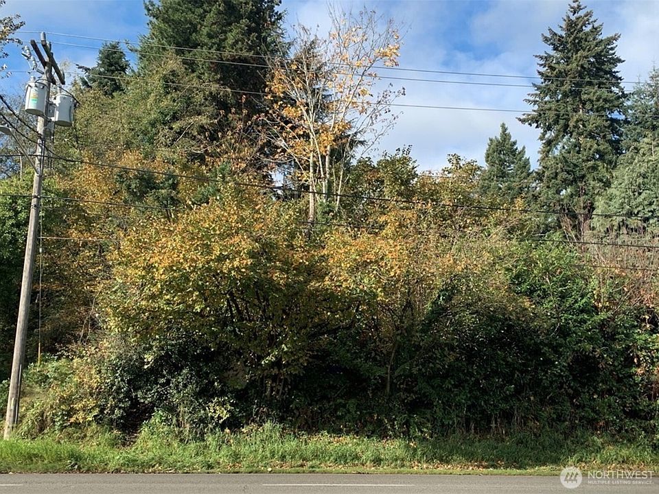 2nd image of 10801 Lake City Way NE