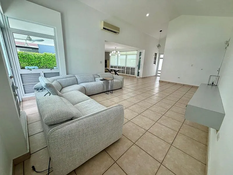 4 bed, 2.5 bath, 2249 sqft, $4,500 — Photo 4
