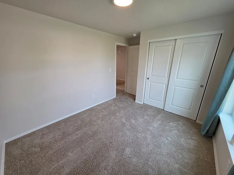 918 Cougars St — Photo 11
