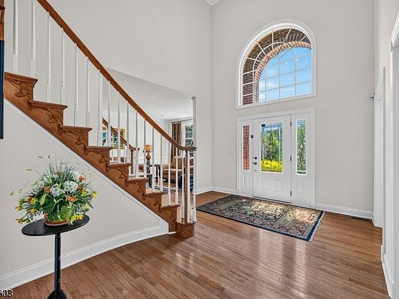 3rd image of 26 High Ridge Ln