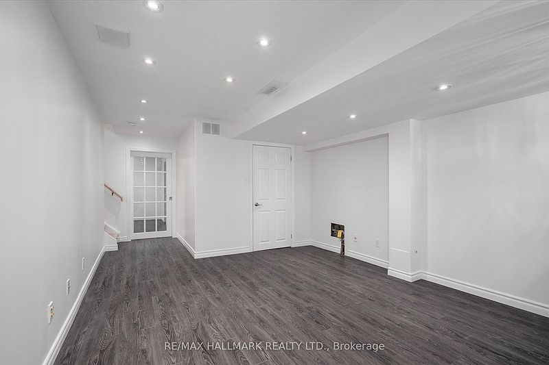 Toronto House for rent - 4 Bedrooms — photo 23