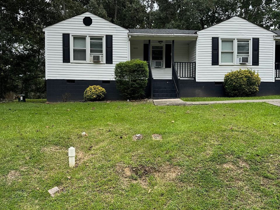 Street view of 1627 Rose Lane