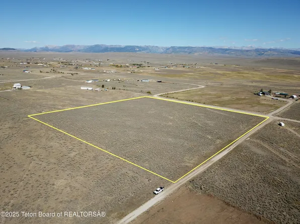 2 E Green River Rd, Daniel, WY 83115