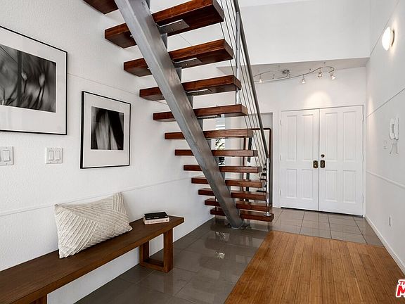 2nd image of 11845 Mayfield Ave APT 302