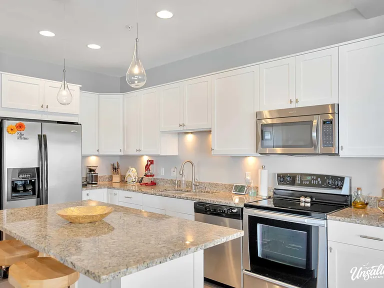 19 W Savidge St #29 — Photo 6