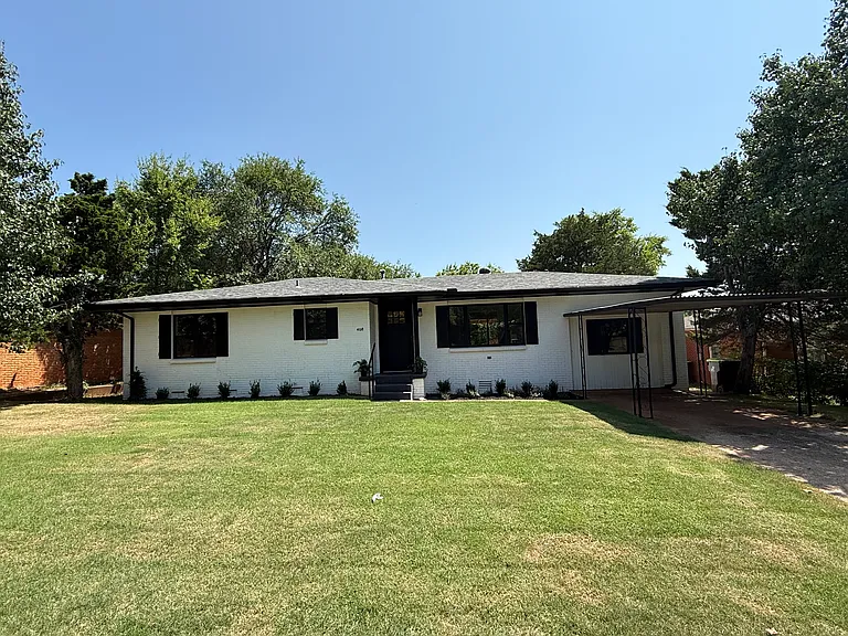 408 W Pierce St — Photo 6