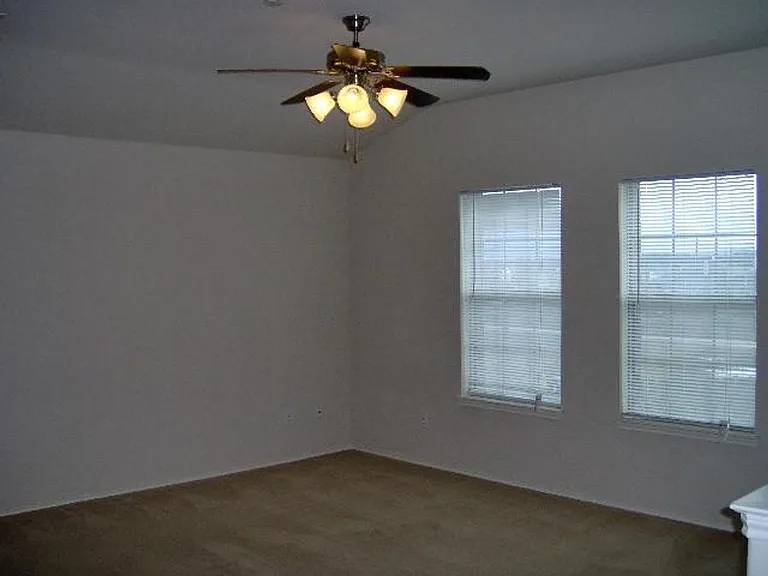 5413 Soledad Dr — Photo 13
