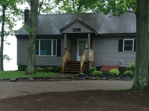 2 S Rainbow Shores Rd, Pulaski, NY 13142