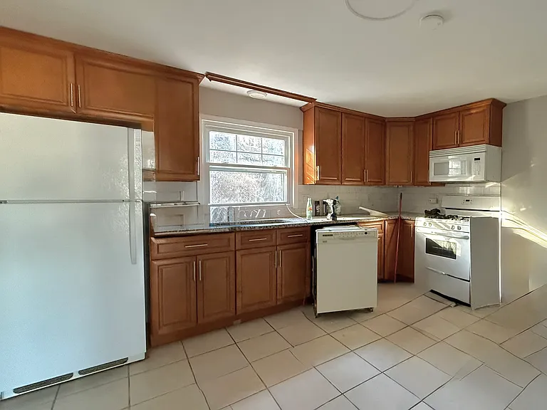 175 Van Winkle St #2 — Photo 7