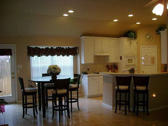 2nd image of 2521 Cross Haven Dr