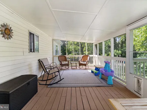 6230 9th St, Chesapeake Beach, MD 20732