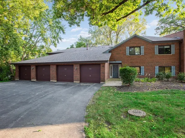 5373 Newport Dr #2-4B, Lisle, IL 60532