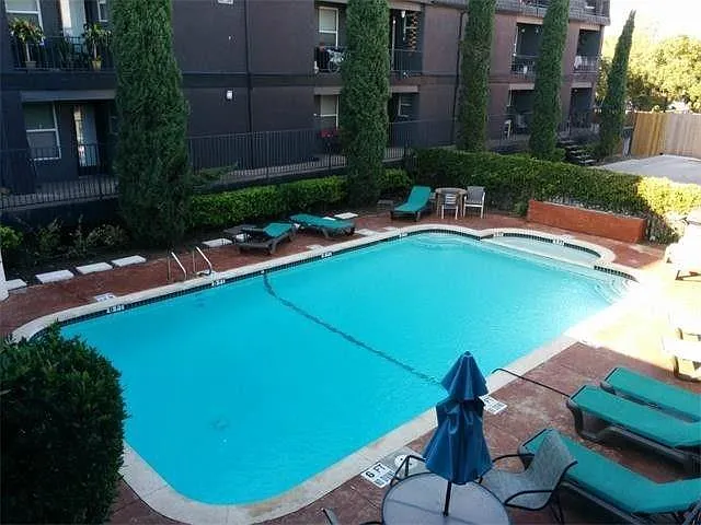2020 S Congress Ave — Photo 3