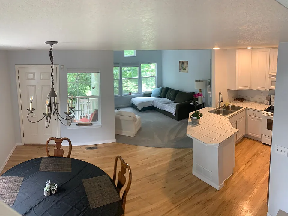 638 Beauprez Ave