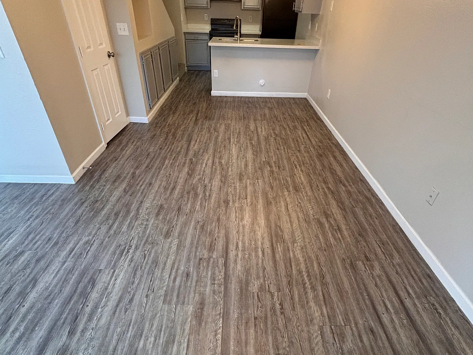3 bed, 2.5 bath, 1118 sqft, $1,900 — Photo 4