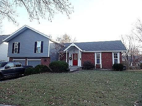 1st image of 9115 W 92nd St
