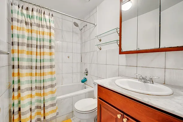 Sold by Bold New York | media 6