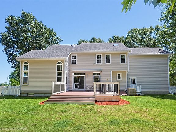 4th image of 30 Rossi Ln
