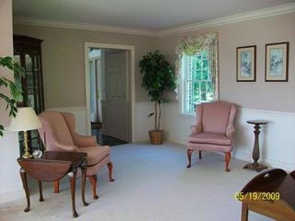5th image of 2338 N Maple Ave
