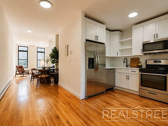 4th image of 63 Palmetto St #2