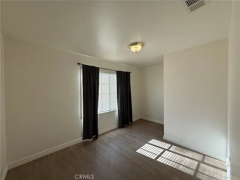 7045 Lindley Ave — Photo 7
