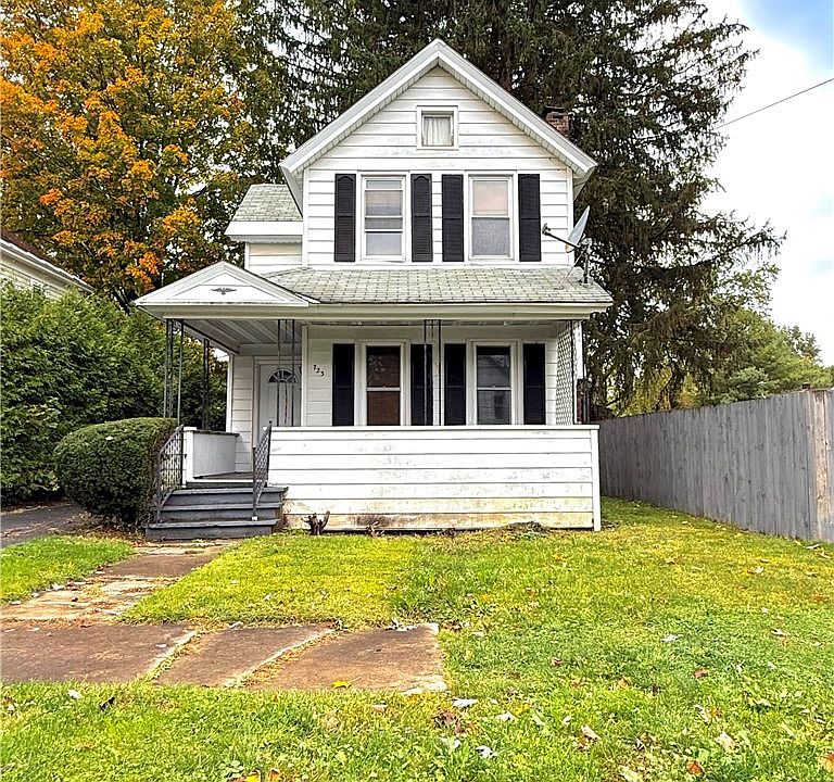 1st image of 723 Kent St