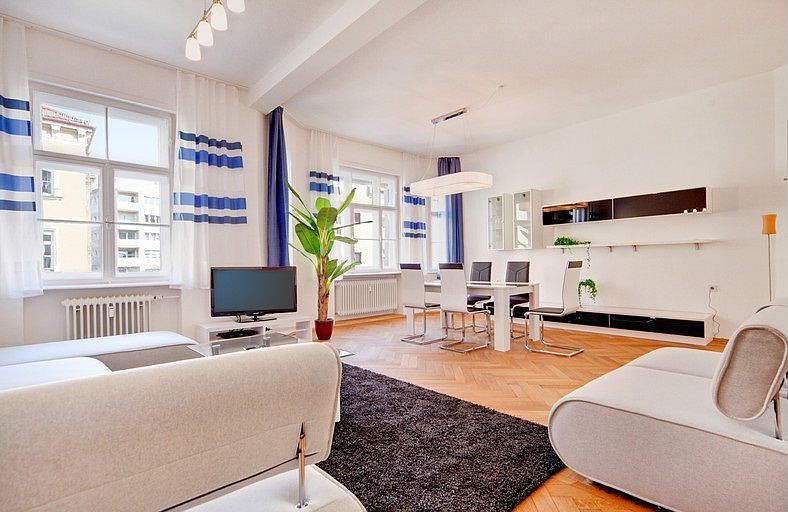 1st image of 2007 Lexington Ave