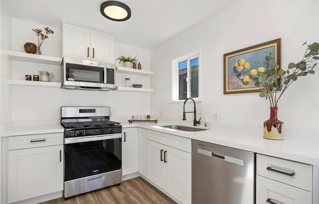 2 bed, 750 sqft, $7,000 — Photo 3