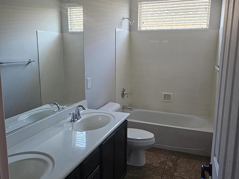 27284 N Skipping Rock Rd — Photo 10