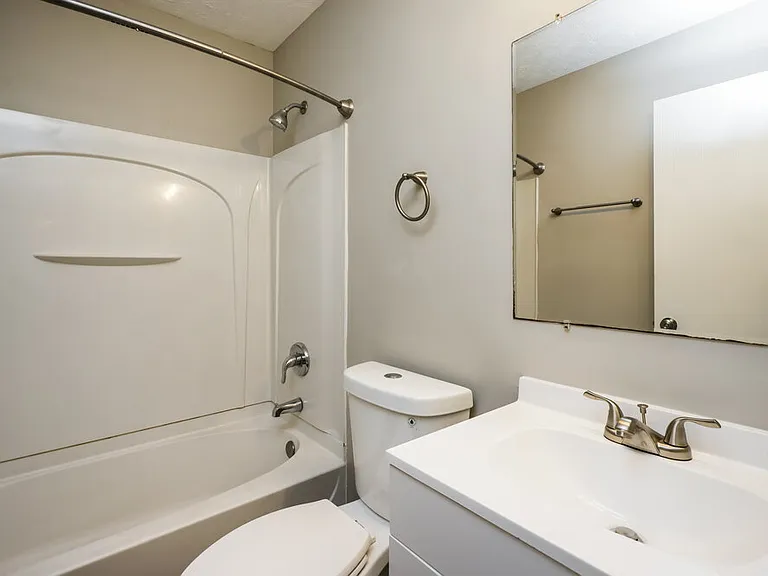 6311 Hackel Dr — Photo 15