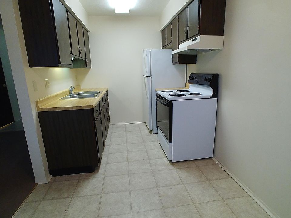 1st image of 698 Posey Hill St #16