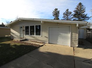 22 24th St SW, Minot, ND 58701