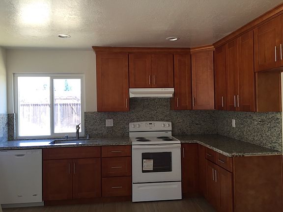 4th image of 1765 Flickinger Ave